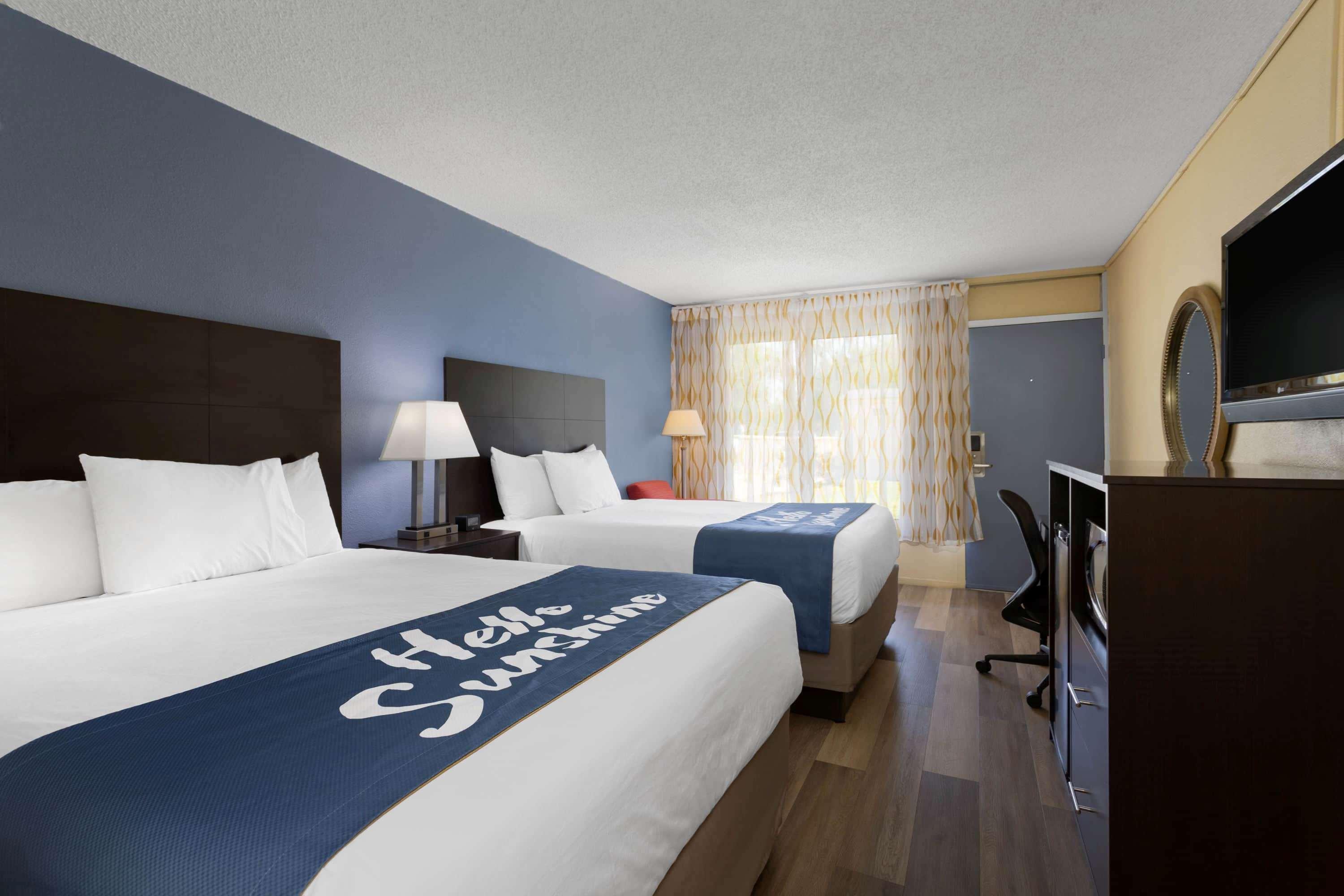 Days Inn By Wyndham Greensboro Airport Kültér fotó