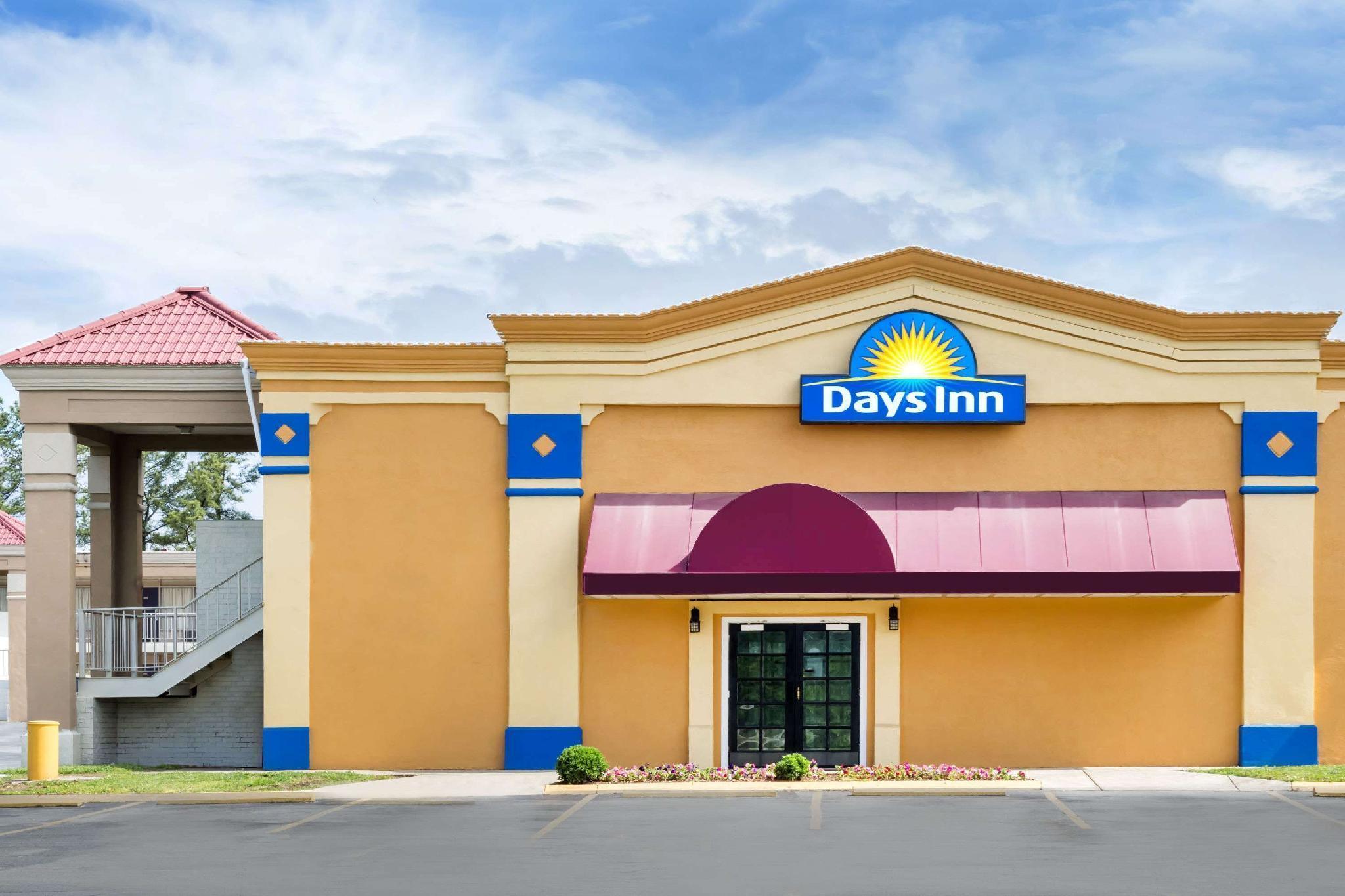 Days Inn By Wyndham Greensboro Airport Kültér fotó