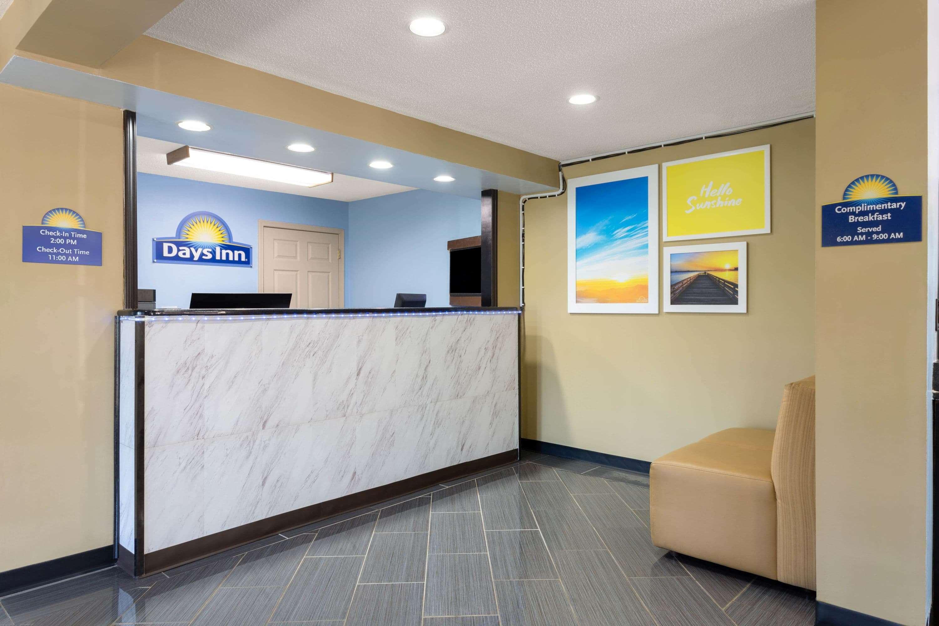 Days Inn By Wyndham Greensboro Airport Kültér fotó