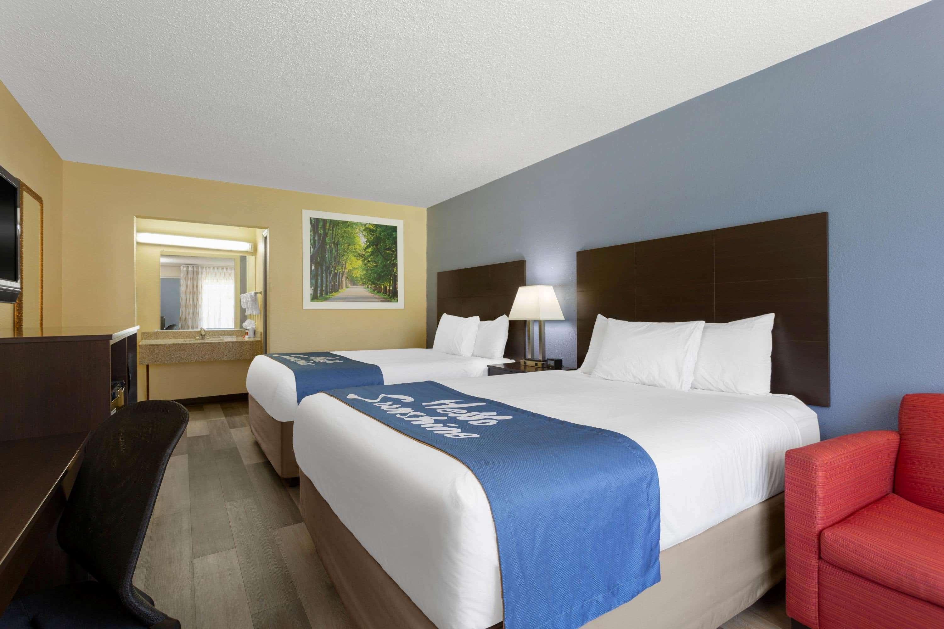Days Inn By Wyndham Greensboro Airport Kültér fotó
