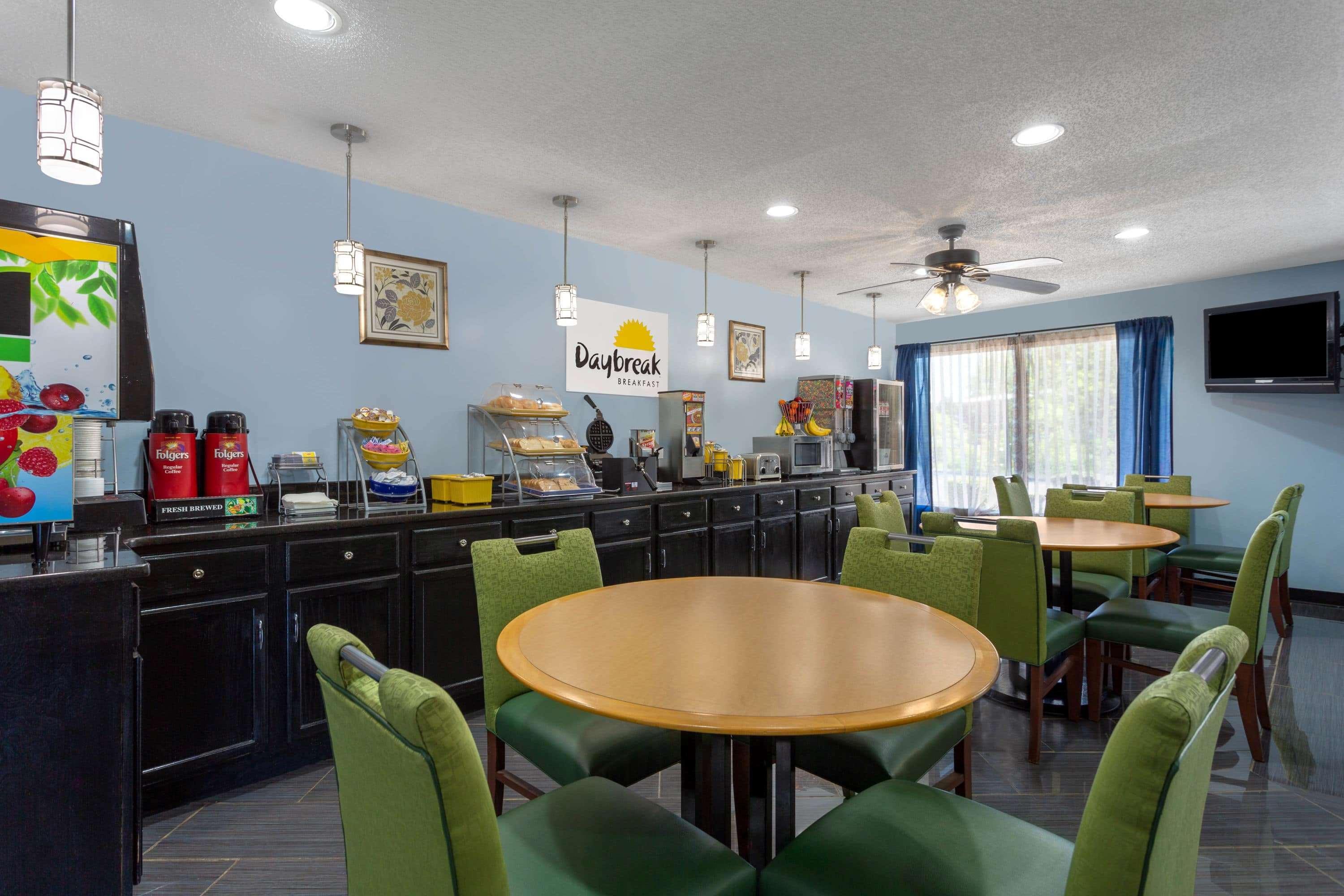 Days Inn By Wyndham Greensboro Airport Kültér fotó