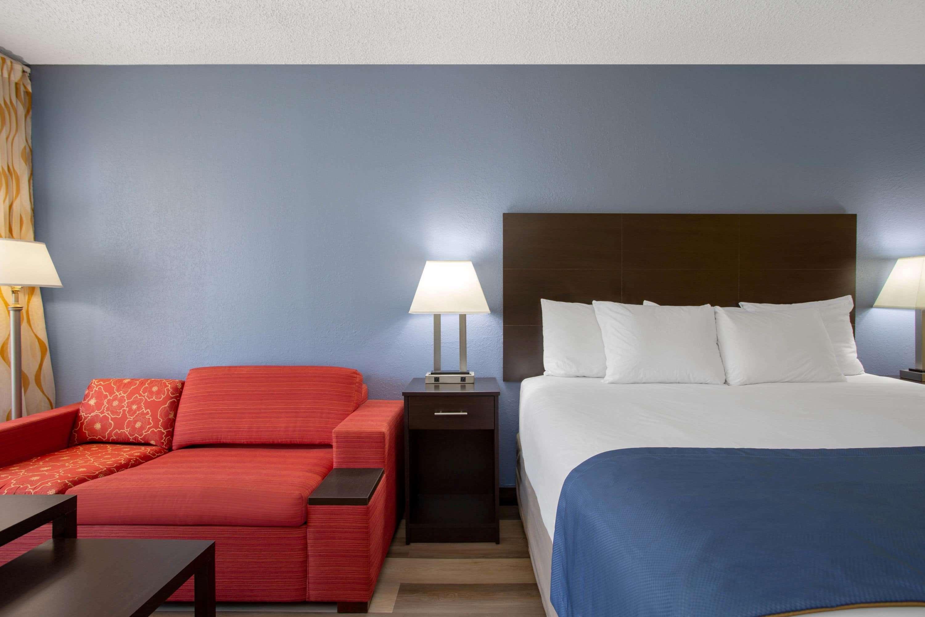 Days Inn By Wyndham Greensboro Airport Kültér fotó