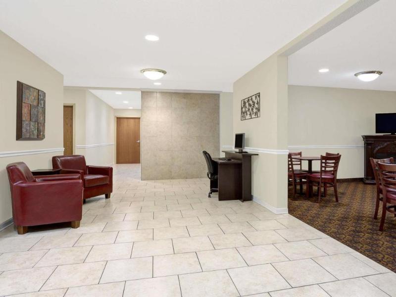Days Inn By Wyndham Greensboro Airport Kültér fotó